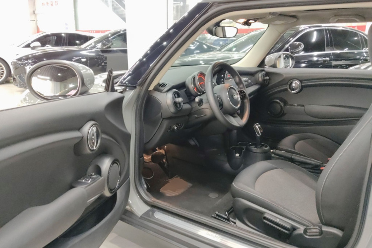 MINI 2022款 1.5T ONE中控内饰20