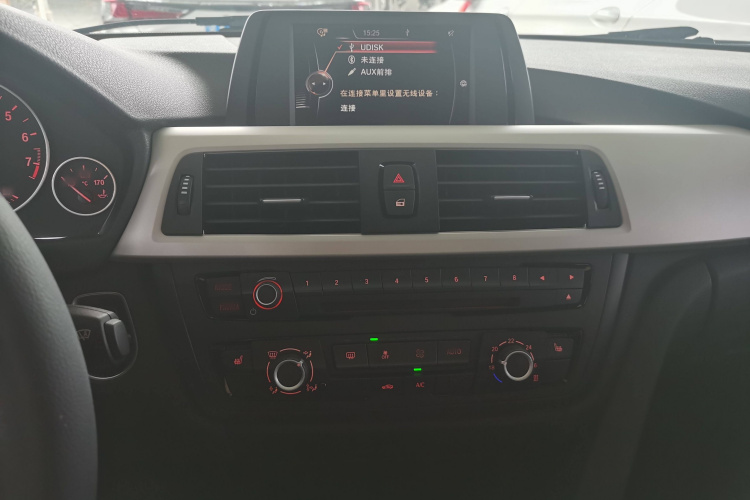 宝马3系 2015款 316Li 时尚型局部细节16