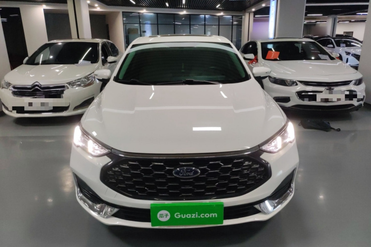 福特 福睿斯 2021款 1.5L 自动钻石版车身外观2