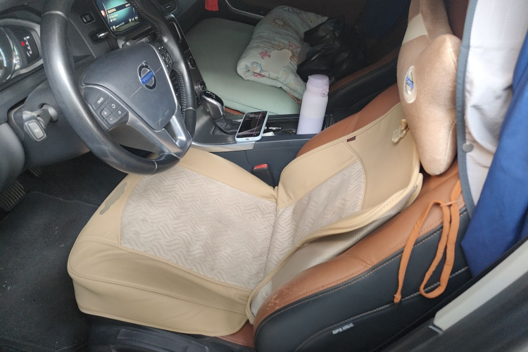 沃尔沃S60 2016款 S60L T4 智远版中控内饰19