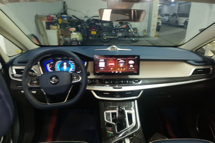 睿蓝汽车 枫叶80v PRO 2022款 舒享型 标准续航版中控内饰7002