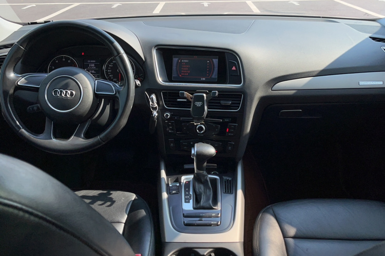 奥迪Q5 2016款 40 TFSI 进取型局部细节16