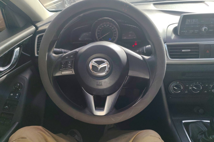 马自达3 昂克赛拉 2014款 三厢 1.5L 手动舒适型中控内饰13