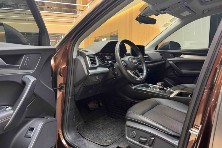 奥迪Q5L 2018款 40 TFSI 荣享时尚型 国V中控内饰7009