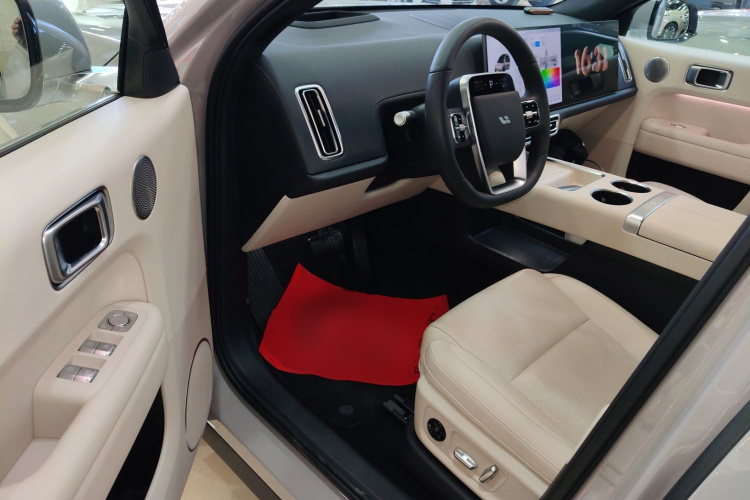 理想汽车 理想L6 2024款 Pro中控内饰20