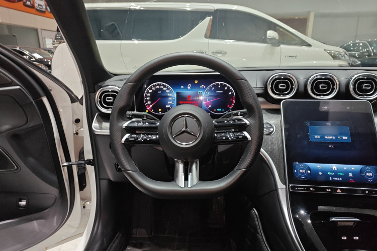 奔驰C级 2022款 C 260 L 运动版中控内饰13