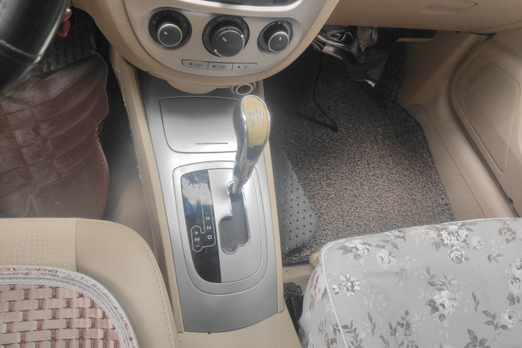 别克 凯越 2013款 1.5L 自动经典型局部细节18