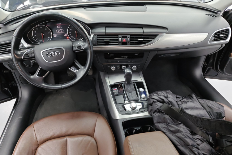 奥迪A6L 2018款 35 TFSI 典藏版中控内饰12