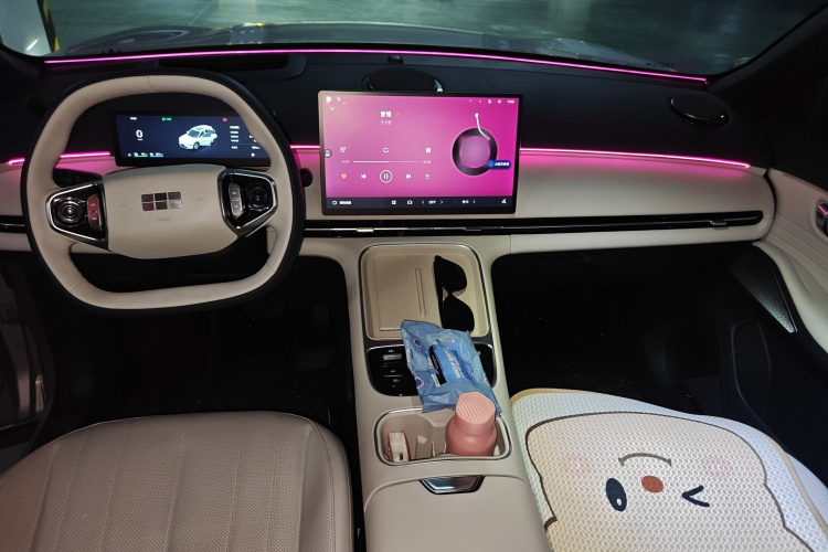 吉利银河 银河星舰7 EM-i 2025款 120km 探索+版中控内饰12