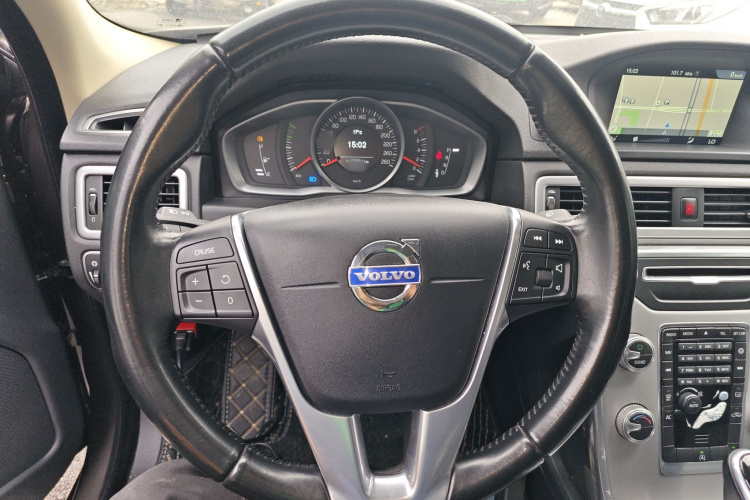 沃尔沃S80L 2015款 2.0T T5 智逸版中控内饰13