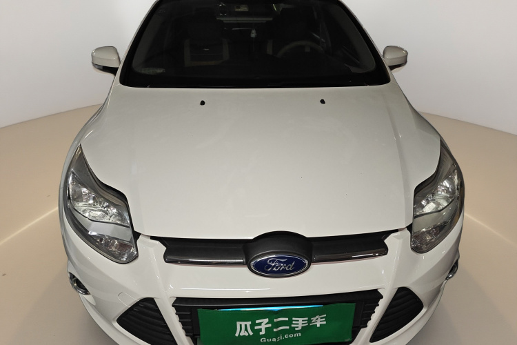 福特 福克斯 2012款 三厢 1.6L 自动风尚型车身外观2