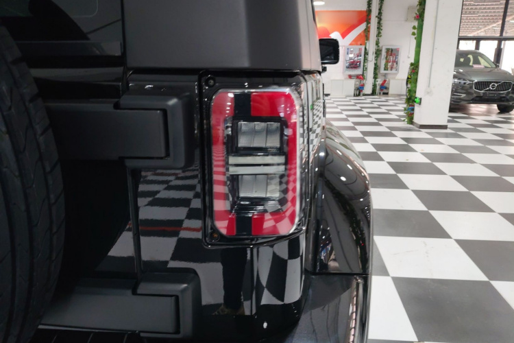 北京BJ40 2020款 2.0T 自动四驱城市猎人版侠客型车身外观6006