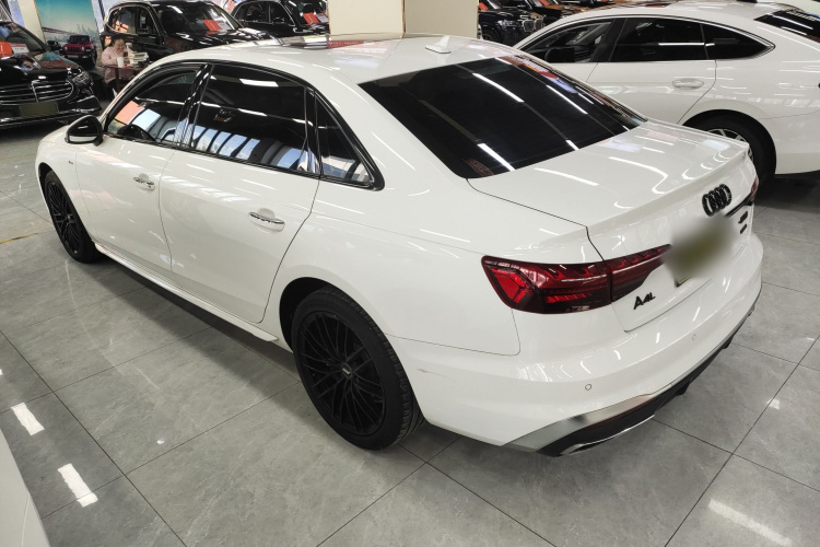 奥迪A4L 2022款 40 TFSI 时尚动感型车身外观4