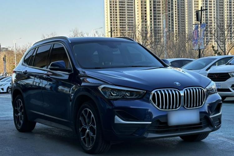 宝马X1 2020款 sDrive25Li 领先型车身外观6002