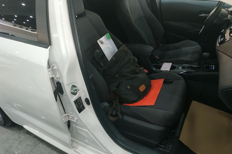 丰田 雷凌 2024款 185T CVT豪华版局部细节41