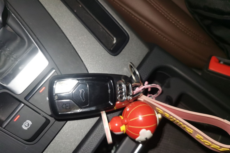 奥迪Q5L 2018款 40 TFSI 荣享进取型 国VI中控内饰7001