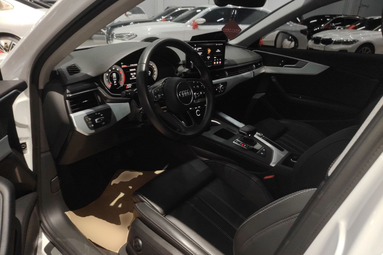 奥迪A4L 2022款 40 TFSI 时尚动感型中控内饰19
