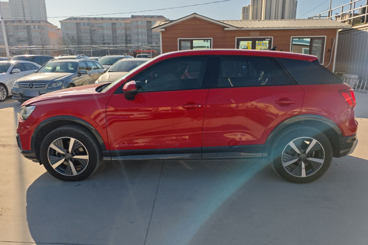 奥迪Q2L e-tron 2019款 Q2L e-tron 纯电智酷型车身外观4