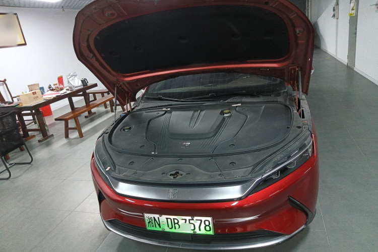 比亚迪 汉 2020款 EV 四驱高性能版旗舰型机舱底盘24