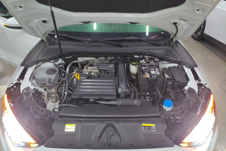 奥迪A3 2023款 改款 A3L Limousine 35 TFSI 豪华致雅型机舱底盘24