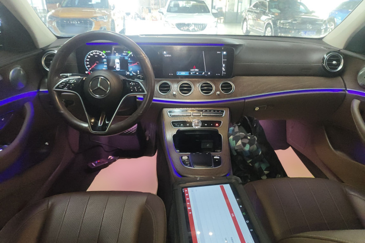 奔驰E级 2021款 改款 E 300 L 时尚型中控内饰7002