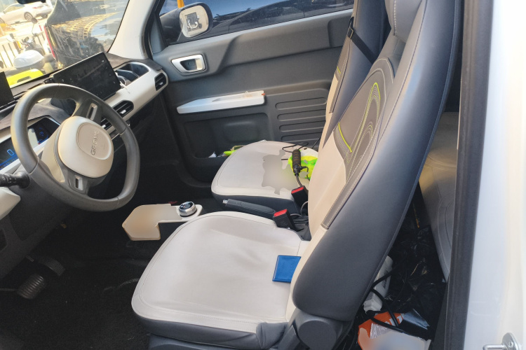 吉利银河 2024款 200km 熊猫骑士中控内饰19