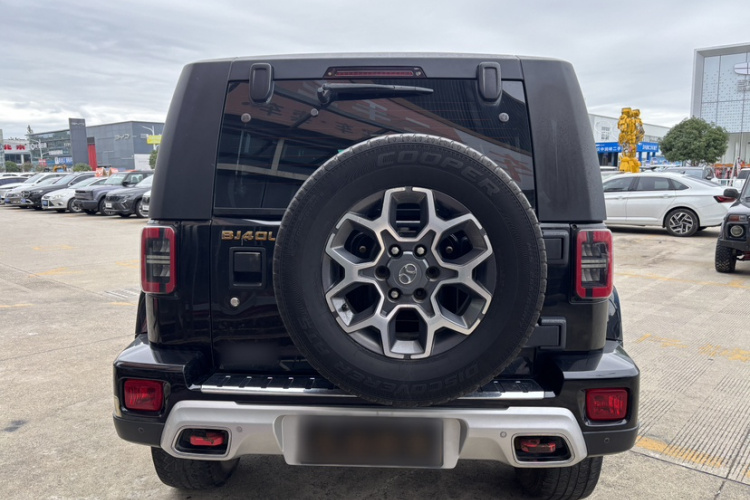 北京BJ40 2018款 PLUS 2.3T 自动四驱尊享版 国V车身外观6002