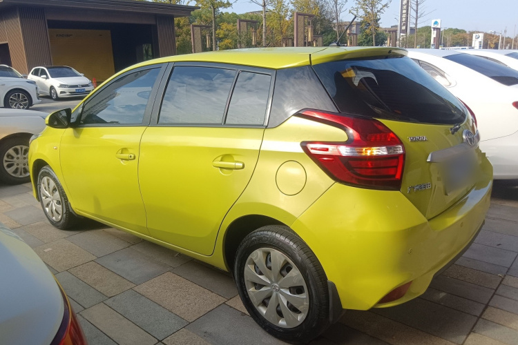 丰田 YARiS L 致炫 2016款 改款 1.5E CVT魅动版车身外观4