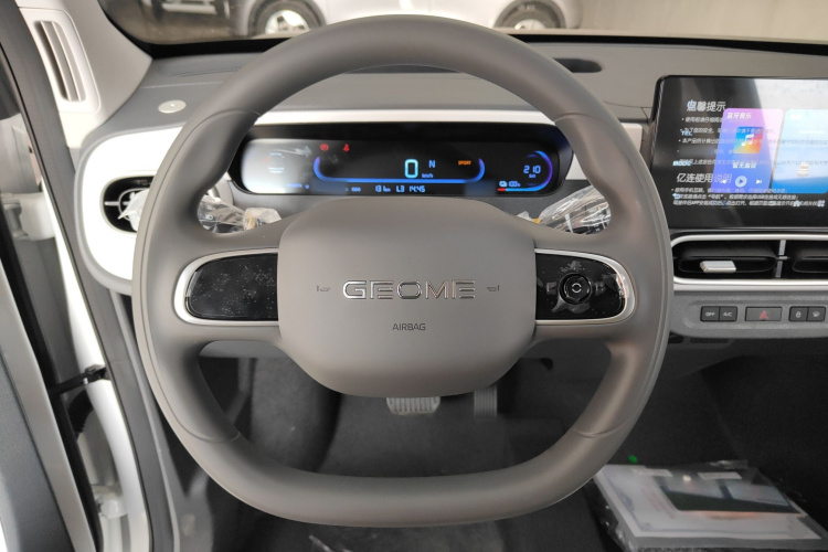 吉利银河 熊猫 2025款 210km 元气熊中控内饰13