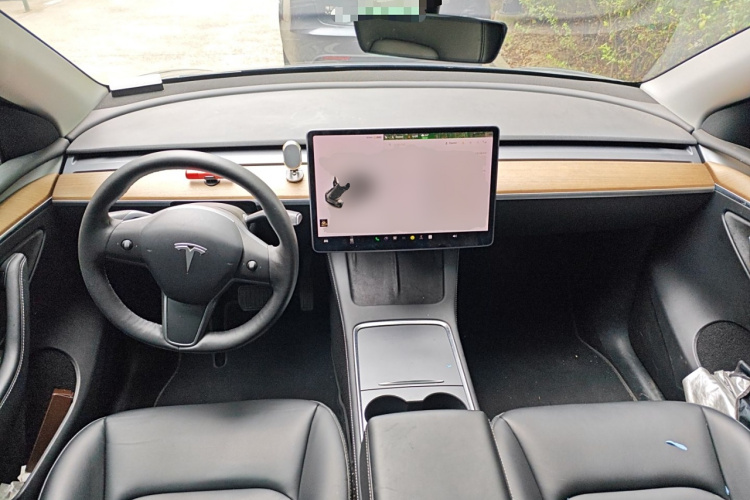 特斯拉 Model Y 2021款 长续航全轮驱动版中控内饰12