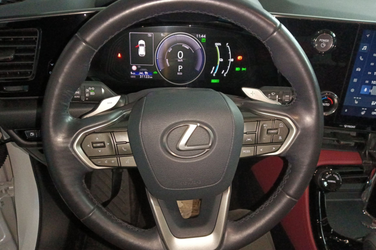 雷克萨斯NX新能源 2022款 400h+ 畅悦版中控内饰13