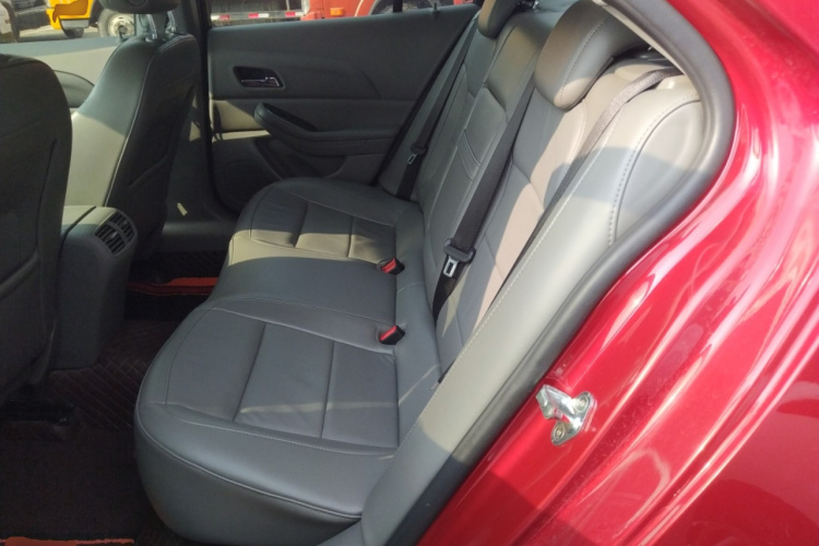 雪佛兰 迈锐宝 2014款 2.0L 自动豪华版中控内饰21