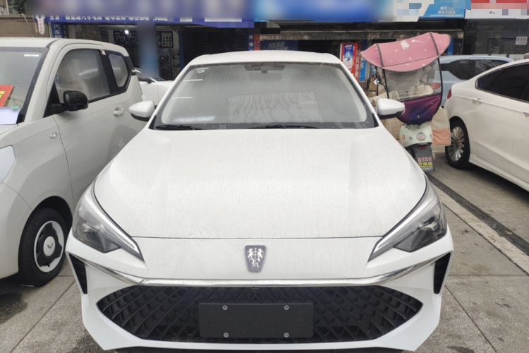 荣威i5 2023款 1.5L 手动舒享版车身外观2