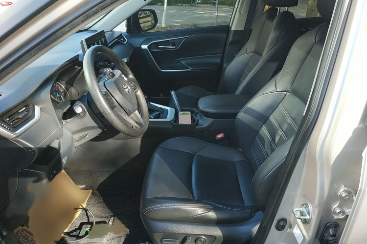 丰田 威兰达 2020款 双擎 2.5L E-CVT两驱豪华版局部细节19