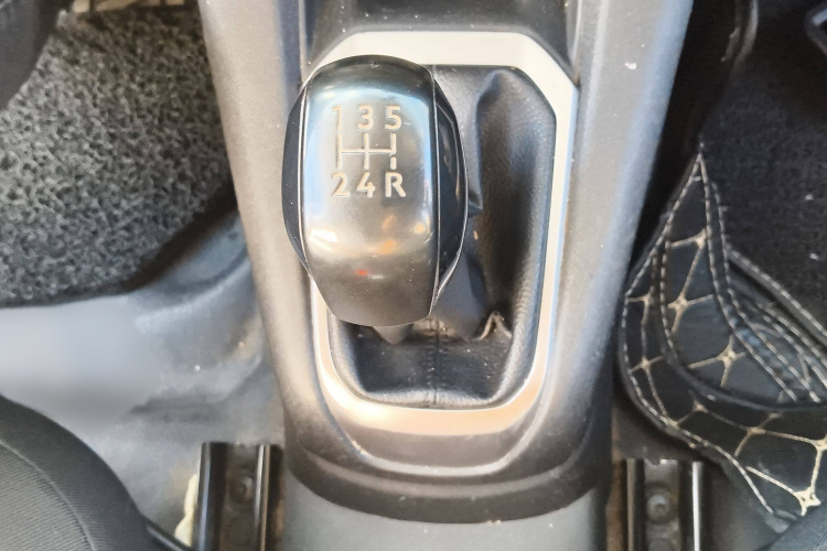 标致301 2016款 1.6L 手动舒适版局部细节18