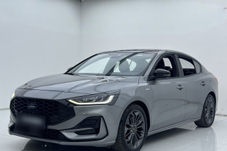 福特 福克斯 2022款 三厢 EcoBoost 180 自动ST Line