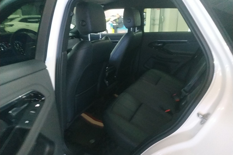 路虎 揽胜极光 2020款 249PS R-DYNAMIC S 曜黑运动科技版中控内饰21