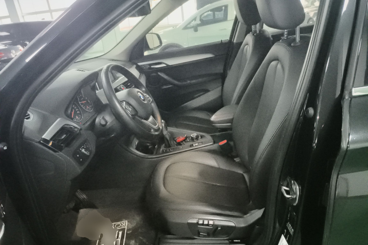 宝马X1 2016款 sDrive18Li 时尚型中控内饰19