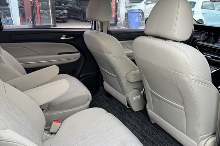 广汽传祺 传祺M6 2019款 270T DCT精英版（七座）国VI中控内饰7003