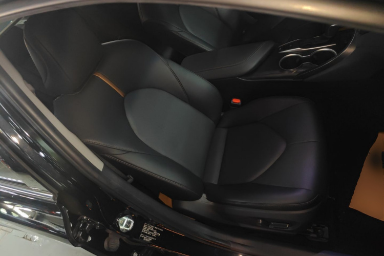 丰田 凯美瑞 2021款 2.0G 豪华版局部细节41