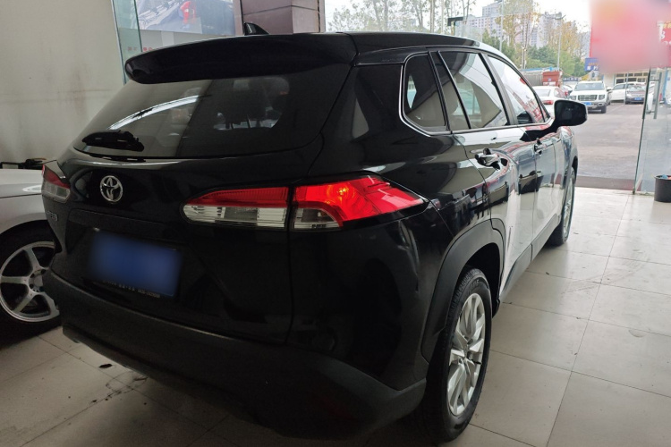 丰田 卡罗拉锐放 2023款 2.0L 精英版车身外观7