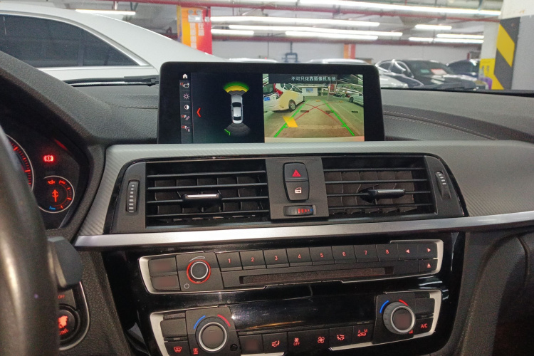 宝马3系 2019款 320i M运动曜夜版局部细节16