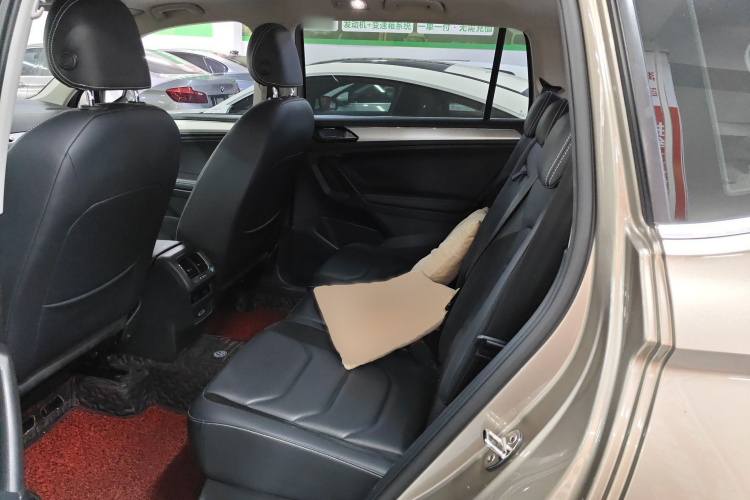 大众 途观L 2017款 380TSI 自动四驱豪华版中控内饰7004