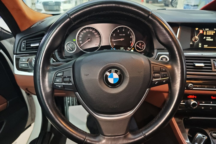 宝马5系 2017款 525Li 领先型中控内饰13