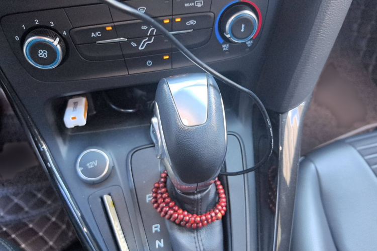 福特 福克斯 2018款 两厢经典 1.6L 自动风尚型智行版局部细节18