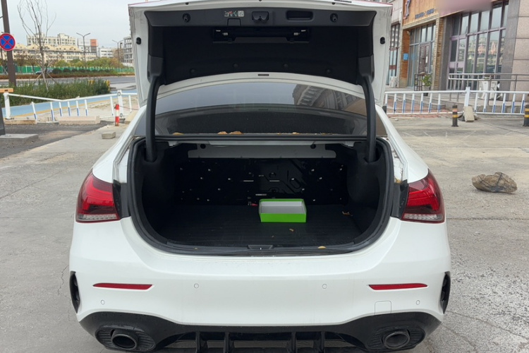 奔驰A级AMG 2023款 AMG A 35 L 4MATIC局部细节23