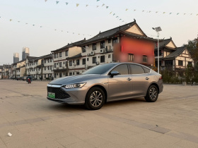 比亚迪 秦PLUS 2024款 荣耀版 DM-i 55KM领先型