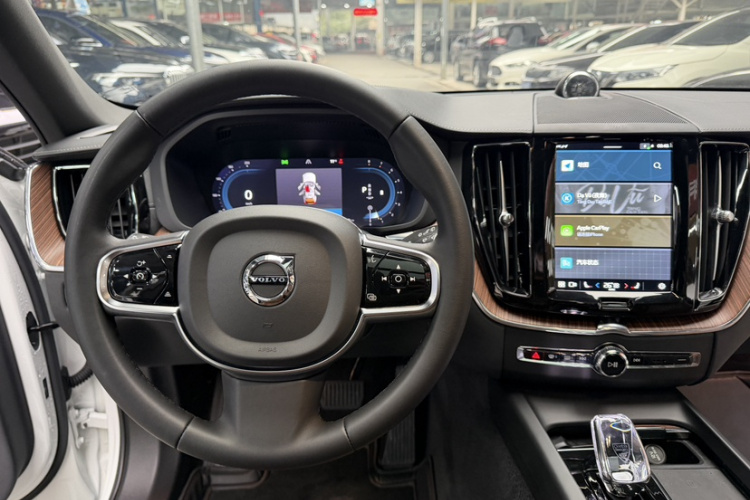 沃尔沃XC60 2024款 B5 四驱智远豪华版中控内饰7002