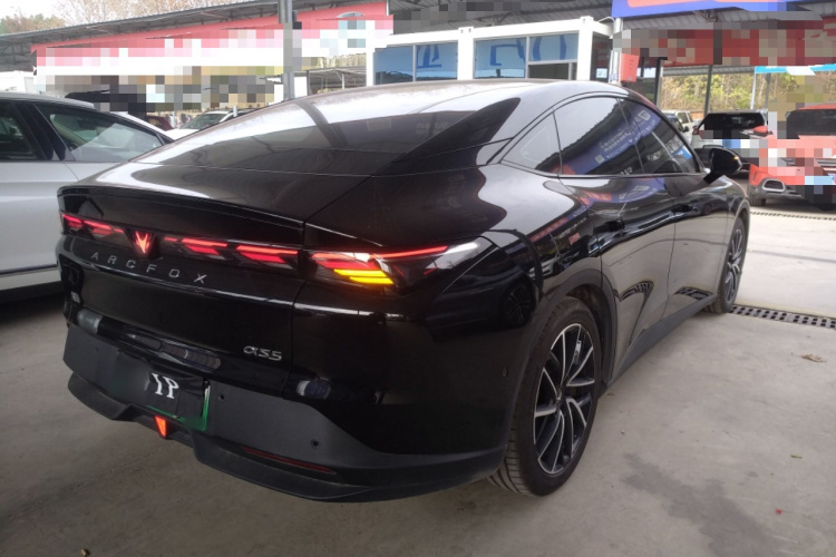 ARCFOX极狐 极狐 阿尔法S5 2024款 560MAX 185kW车身外观7