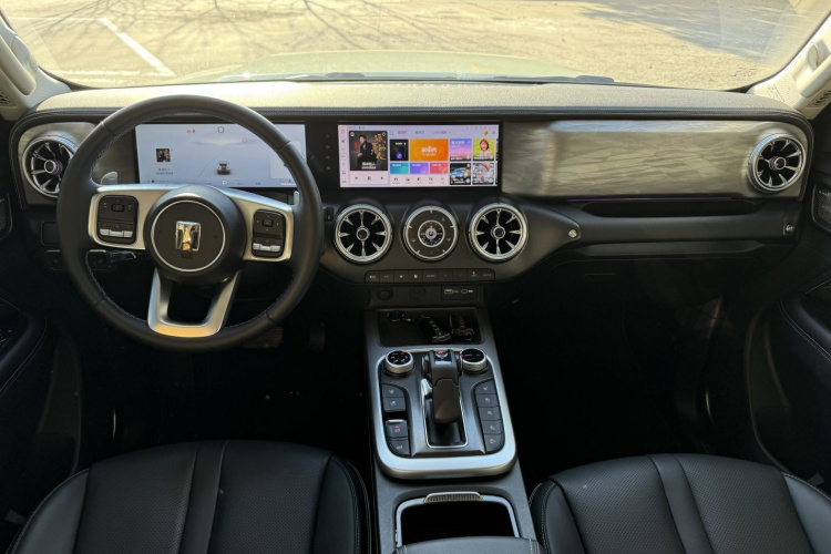 坦克300 2024款 2.0T 穿越者中控内饰7002